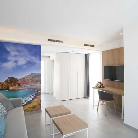 One Bedroom Sea View With Half Board,pool And Wifi, Beach