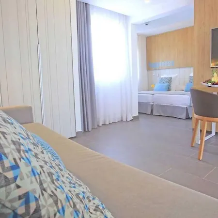 Апартаменты One Bedroom Sea View With Half Board,pool And Wifi, Beach *